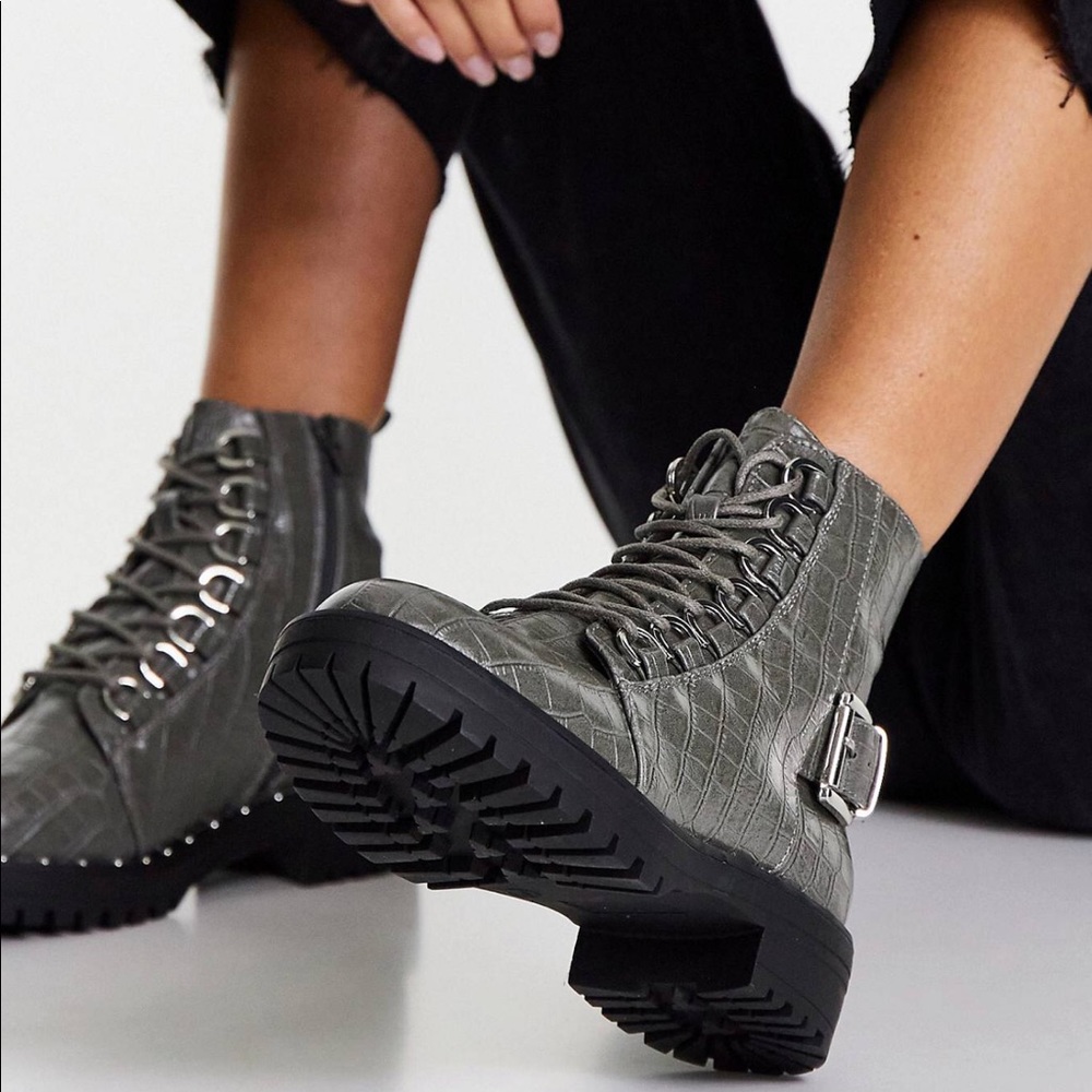 NWT ASOS Design Aura Lace-Up Hiker Boots - Picture 4 of 5